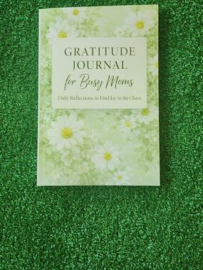 Gratitude Journal for Busy Moms - Floral Light Green